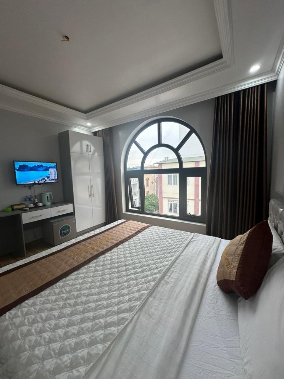 Viet Hoang Hotel Hạ Long-öböl Kültér fotó